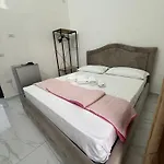 Hv Luigi Luxury Apartment Neapel