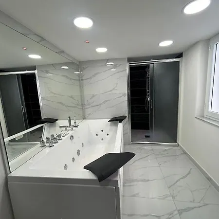 Luigi Luxury Νάπολη