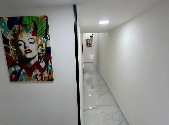 Luigi Luxury アパート