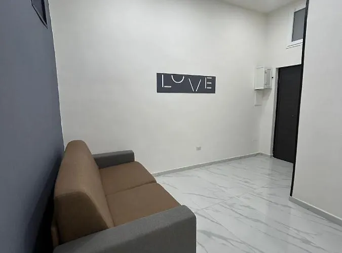 Luigi Luxury アパート *