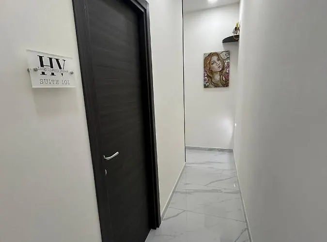 Luigi Luxury アパート