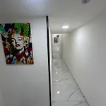 Hv Luigi Luxury דירה